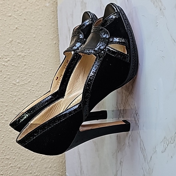 EMPORIO Armani Vero Cuoio Open Toe Heels - Picture 2 of 9